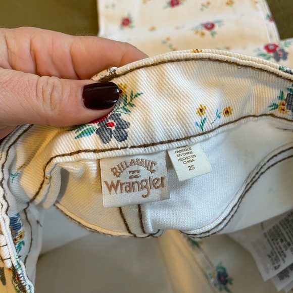 Wrangler X Billabong She’s Cheeky Floral Jeans *please see listing details* - Picture 3 of 4
